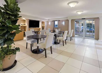 La Quinta Inn by Wyndham Pittsburgh Airport hotel thumbnail 6