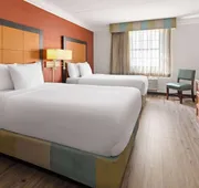 La Quinta Inn by Wyndham Pittsburgh Airport hotel detail image 7