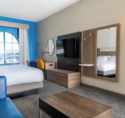 Holiday Inn Express Hotel & Suites Pittsburgh-South Side by IHG hotel detail image 3