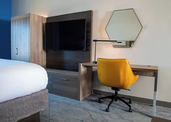 Holiday Inn Express Hotel & Suites Pittsburgh-South Side by IHG hotel thumbnail 4