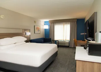 Holiday Inn Express Hotel & Suites Pittsburgh-South Side by IHG hotel thumbnail 7