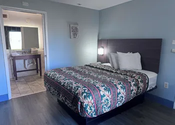 Florence Inn and Suites hotel thumbnail 8