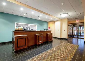 Hampton Inn Pine Grove hotel thumbnail 2
