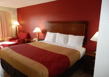 Econo Lodge Athens I-75 hotel thumbnail 3