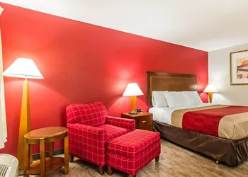 Econo Lodge Athens I-75 hotel thumbnail 5