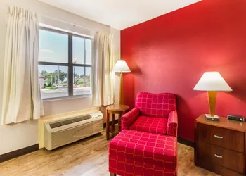 Econo Lodge Athens I-75 hotel thumbnail 6