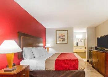Econo Lodge Athens I-75 hotel thumbnail 7