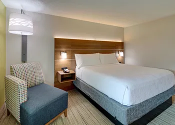Holiday Inn Express W-I40/Whitebridge Road by IHG hotel thumbnail 4