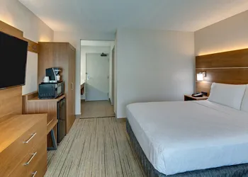 Holiday Inn Express W-I40/Whitebridge Road by IHG hotel thumbnail 7