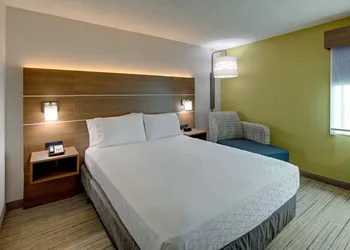 Holiday Inn Express W-I40/Whitebridge Road by IHG hotel thumbnail 8