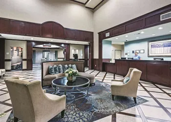 La Quinta Inn & Suites by Wyndham DFW Airport West - Euless hotel thumbnail 3