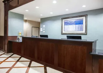 La Quinta Inn & Suites by Wyndham DFW Airport West - Euless hotel thumbnail 7