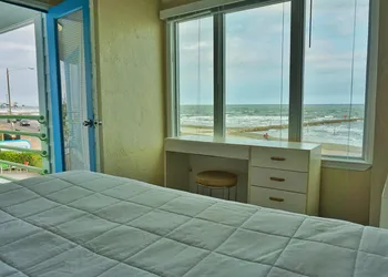 FOUR SEASONS on the gulf hotel thumbnail 8