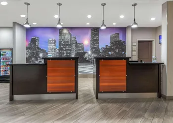 La Quinta Inn & Suites by Wyndham Houston Humble Atascocita hotel thumbnail 2