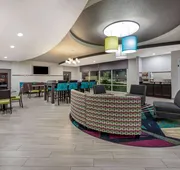La Quinta Inn & Suites by Wyndham Houston Humble Atascocita hotel detail image 3