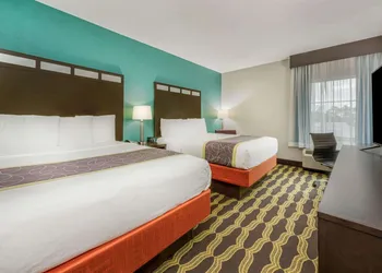 La Quinta Inn & Suites by Wyndham Houston Humble Atascocita hotel thumbnail 4