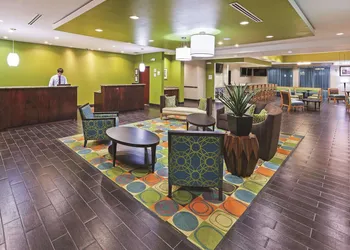 La Quinta by Wyndham Houston Willowbrook Vintage Park hotel thumbnail 2