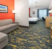 La Quinta Inn & Suites by Wyndham Dallas - Las Colinas hotel detail image 3