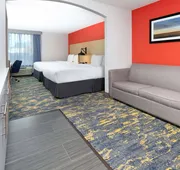 La Quinta Inn & Suites by Wyndham Dallas - Las Colinas hotel detail image 4
