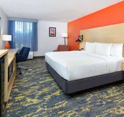 La Quinta Inn & Suites by Wyndham Dallas - Las Colinas hotel detail image 5