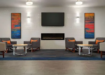 La Quinta Inn & Suites by Wyndham Stephenville hotel thumbnail 3