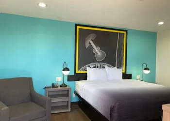 Super 8 by Wyndham Wichita Falls hotel thumbnail 4