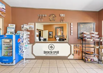 Broken Spur Inn & Steakhouse hotel thumbnail 2