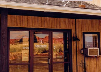 Broken Spur Inn & Steakhouse hotel thumbnail 3