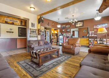 Broken Spur Inn & Steakhouse hotel thumbnail 6