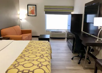 Baymont by Wyndham Warrenton hotel thumbnail 4