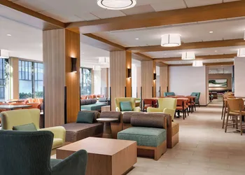 Hilton Garden Inn LAX Los Angeles Airport hotel thumbnail 8