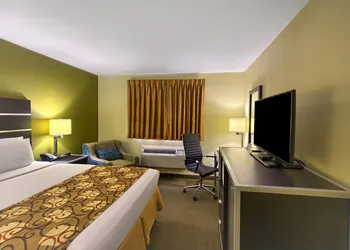 Country Hearth Inn Knightdale Raleigh hotel thumbnail 7