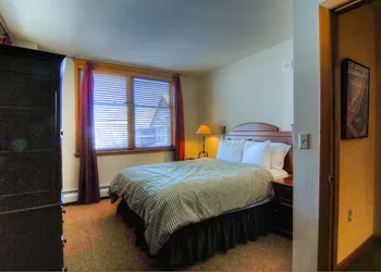 Zephyr Mountain Lodge hotel thumbnail 8