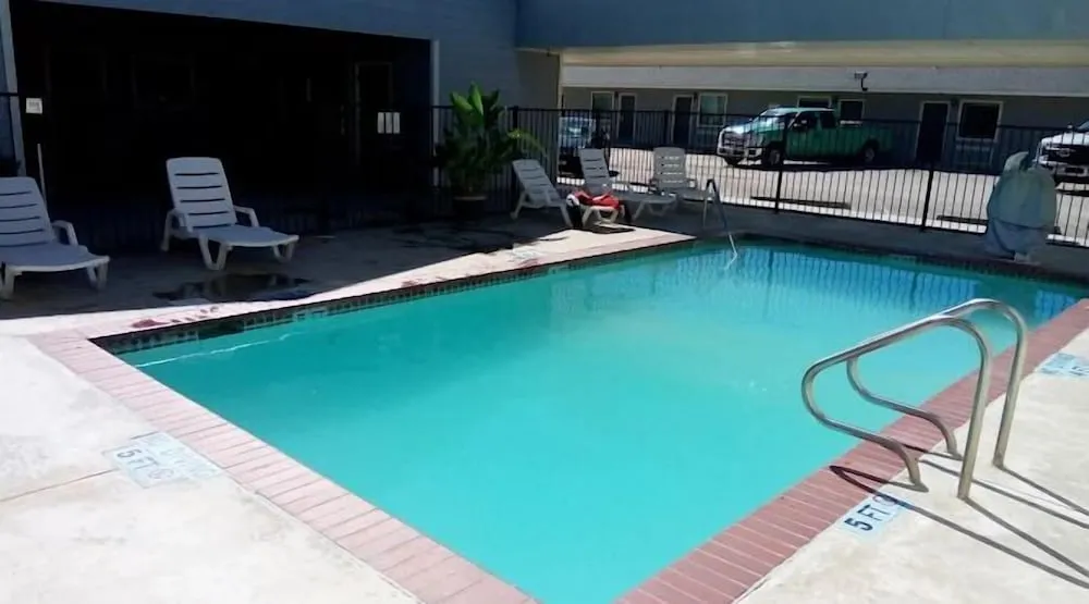 Southern Inn & Suites hotel detail image 6