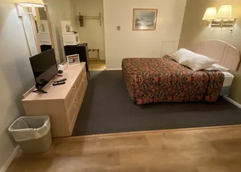 Birchwood Inn hotel thumbnail 3