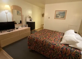 Birchwood Inn hotel thumbnail 4