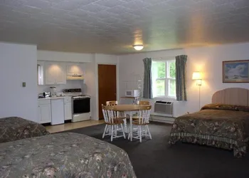 Birchwood Inn hotel thumbnail 7
