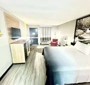Super 8 by Wyndham Manchester TN hotel detail image 3