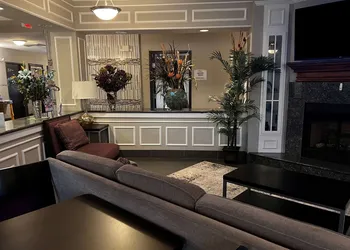 Baymont by Wyndham College Station hotel thumbnail 2