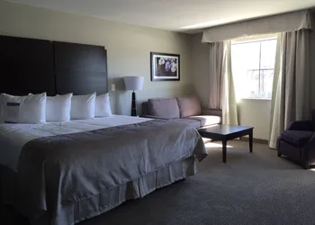 Baymont by Wyndham College Station hotel thumbnail 6