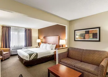 Quality Inn Sheboygan North I-43 hotel thumbnail 7