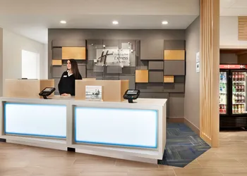 Holiday Inn Express & Suites-Cincinnati South - Wilder by IHG hotel thumbnail 2