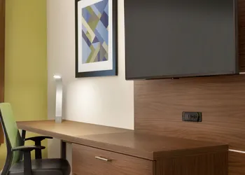 Holiday Inn Express & Suites-Cincinnati South - Wilder by IHG hotel thumbnail 3