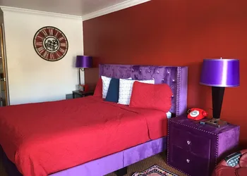 Americana Inn hotel thumbnail 8