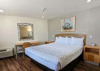 Royal Inn hotel thumbnail 4