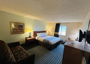 Hometown Inn & Suites hotel thumbnail 6