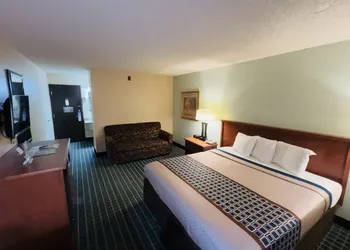 Hometown Inn & Suites hotel thumbnail 7