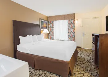 SureStay Hotel by Best Western North Myrtle Beach hotel thumbnail 4