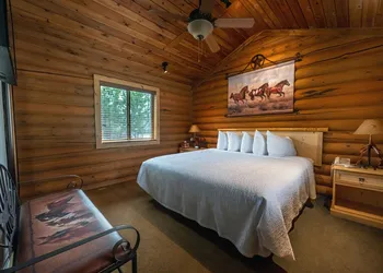 Flying Saddle Resort hotel thumbnail 3