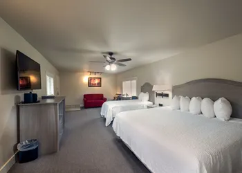 Flying Saddle Resort hotel thumbnail 5